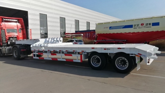 2-5 Осей Sinotruk низколежащий полуприцеп с посадочным механизмом 30-100 т. Вместимость 12 шин