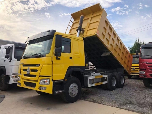 HOWO 6X4 25 тонн 30 тонн большой грузовик с одним спальным и 300 литров топливного танкера