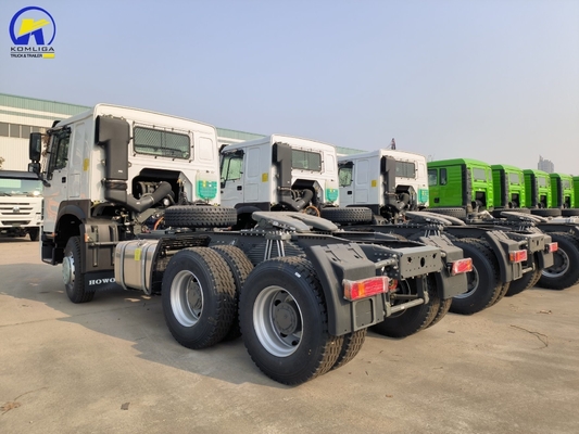 Дизайн радиальной шины Sinotruk HOWO 6X4 420 HP Трактор грузовик голова с 50 / 90 тяговой базой