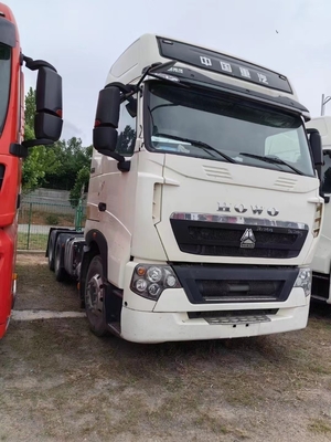 Стандарт выбросов Евро 2 Используемый 2022 год 6X4 HOWO 570HP тракторный грузовик для российского рынка