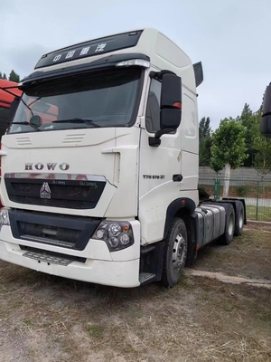Стандарт выбросов Евро 2 Используемый 2022 год 6X4 HOWO 570HP тракторный грузовик для российского рынка