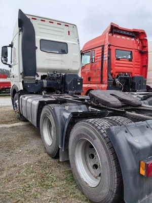 Стандарт выбросов Евро 2 Используемый 2022 год 6X4 HOWO 570HP тракторный грузовик для российского рынка