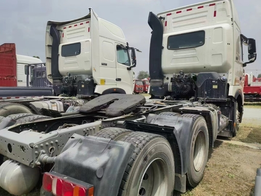 Стандарт выбросов Евро 2 Используемый 2022 год 6X4 HOWO 570HP тракторный грузовик для российского рынка