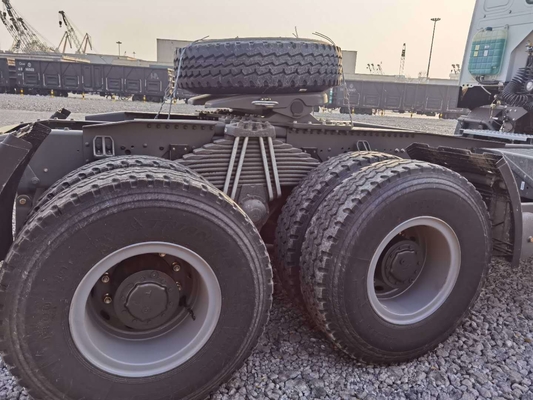 Sinotruk HOWO 6*4 420 л. с. Прицепная головка грузовик Тракторный грузовик с 6800*2500*3200 мм Размер
