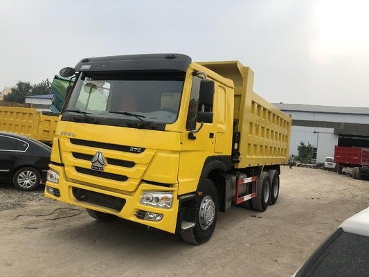 Подержанный Sinitruk HOWO 6X4 10 колес 30t Дампер грузовик Zz3257n3847A с 300L топливный танкер