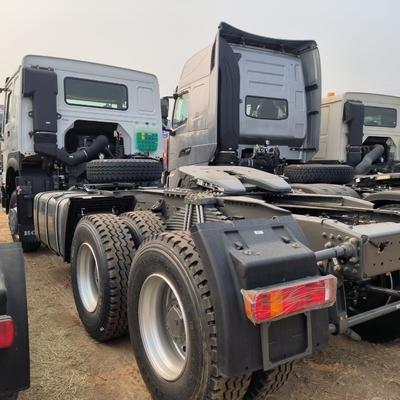Подержанный Sinotruk HOWO 6X4 Heavy Duty Trailer Head Тракторный грузовик с и ≤5 сиденьями