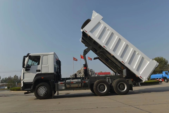 Подержанный мусоровоз HOWO 6X4 с размером ведра 20cbm и отличным состоянием