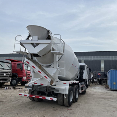 8m3 10m3 6X4 HOWO Использованный грузовой цементный танкер с 9 объемами и Zf8118 рулевым управлением