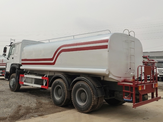30Т полезная нагрузка использованный водонагреватель танк Sinotruck HOWO 6X4 10 колеса 375HP 20000 литров