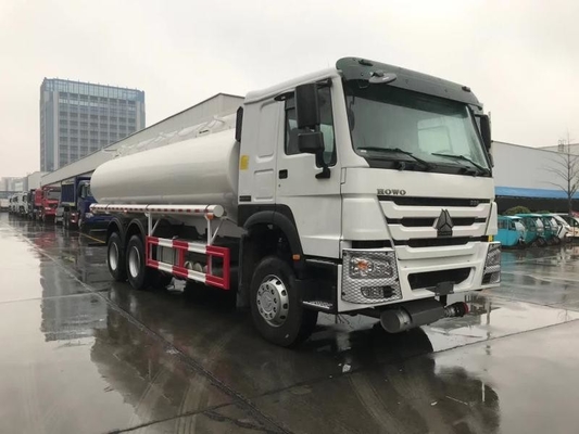 Высокая вместимость 20000L 25000L Использованный Sinotruck HOWO Нефтяной танкер
