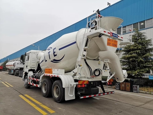 Ручная коробка передач 6-10 Cbm Sinotruk HOWO Микшерный грузовик с двойной редукционной приводной осью