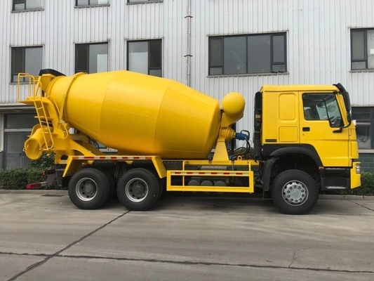 Ручная коробка передач 6-10 Cbm Sinotruk HOWO Микшерный грузовик с двойной редукционной приводной осью