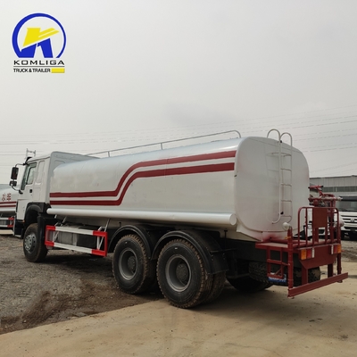 20 кубических метров Sinotruck HOWO 6X4 Водосборник для распыления с двигателем Wd615.47