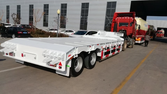 Sinotruk HOWO 3-осевой 60т полунизкоподвижный трейлер с пандусом 7000-8000 мм колесной основой плоскоподвижный