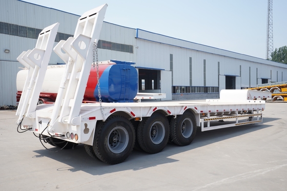 2-5 Осей Sinotruk низколежащий полуприцеп с посадочным механизмом 30-100 т. Вместимость 12 шин